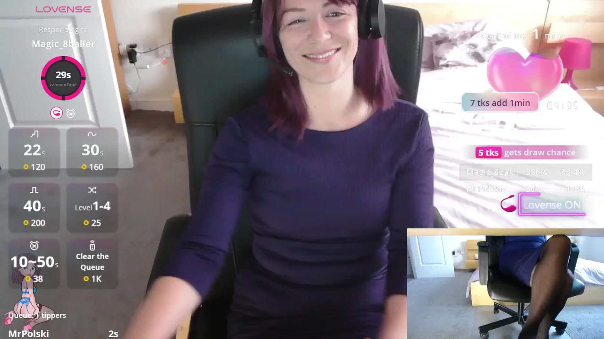 Gallery image thumbnail from size2shoes's myfreecams stream on, 07/22/2025, 16:12 image 2 of 20