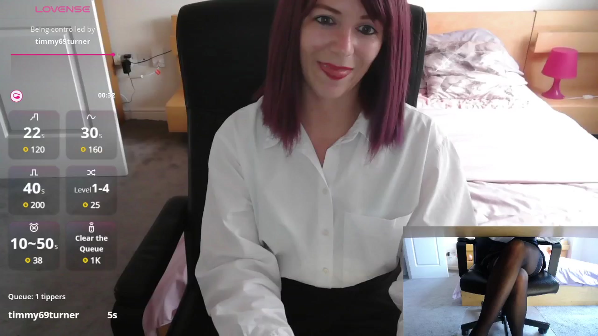 Gallery image thumbnail from size2shoes's myfreecams stream on, 07/23/2025, 16:22 image 15 of 20