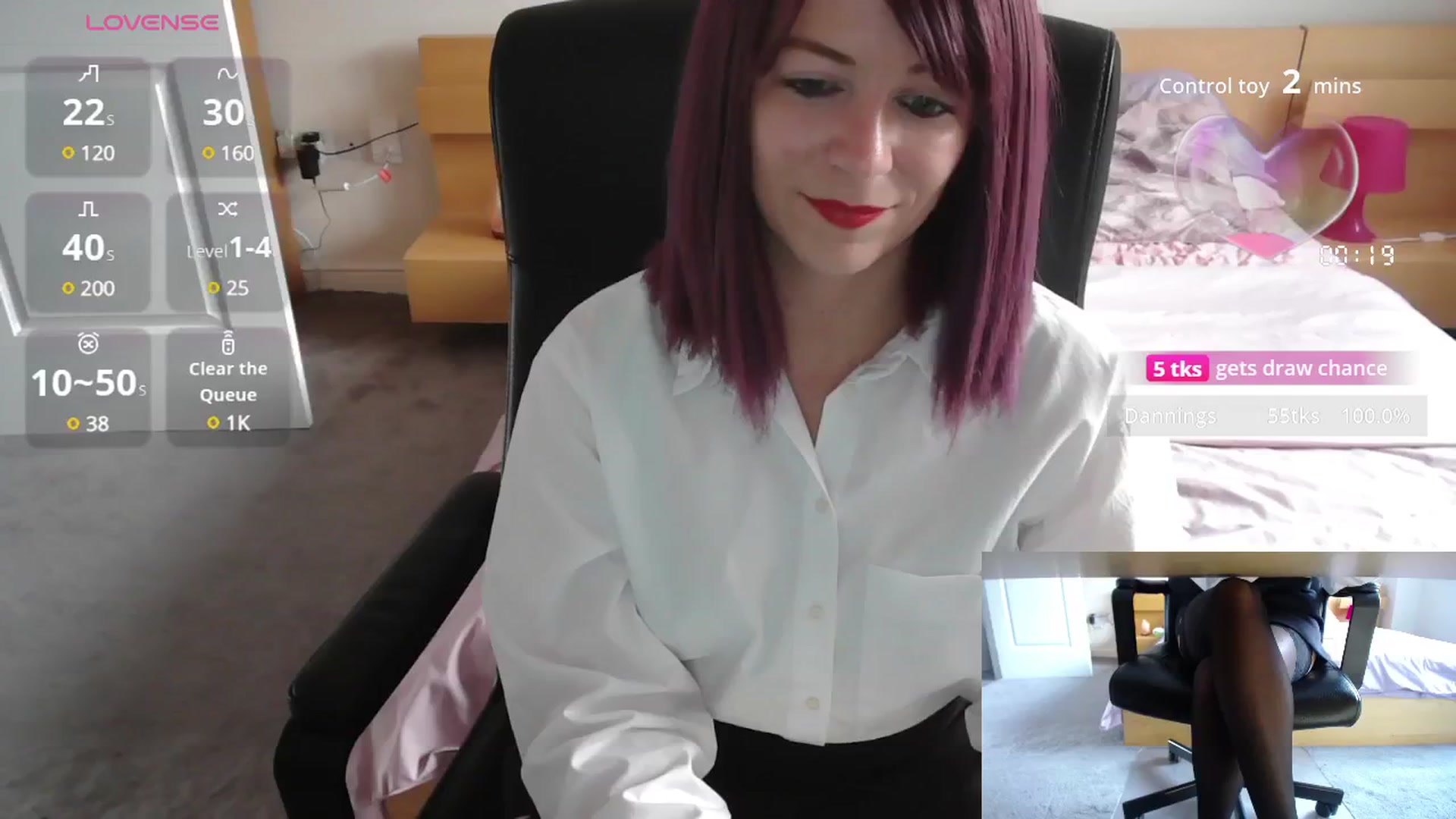Gallery image thumbnail from size2shoes's myfreecams stream on, 07/23/2025, 16:22 image 8 of 20