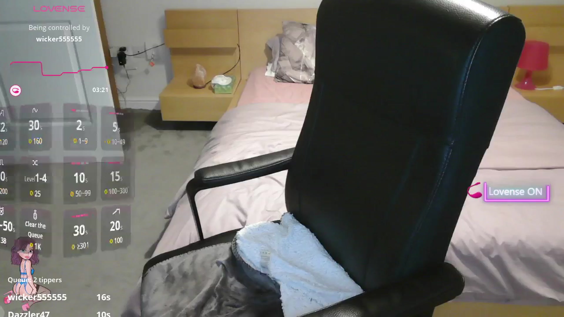 Gallery image thumbnail from size2shoes's myfreecams stream on, 07/24/2025, 24:42 image 7 of 20