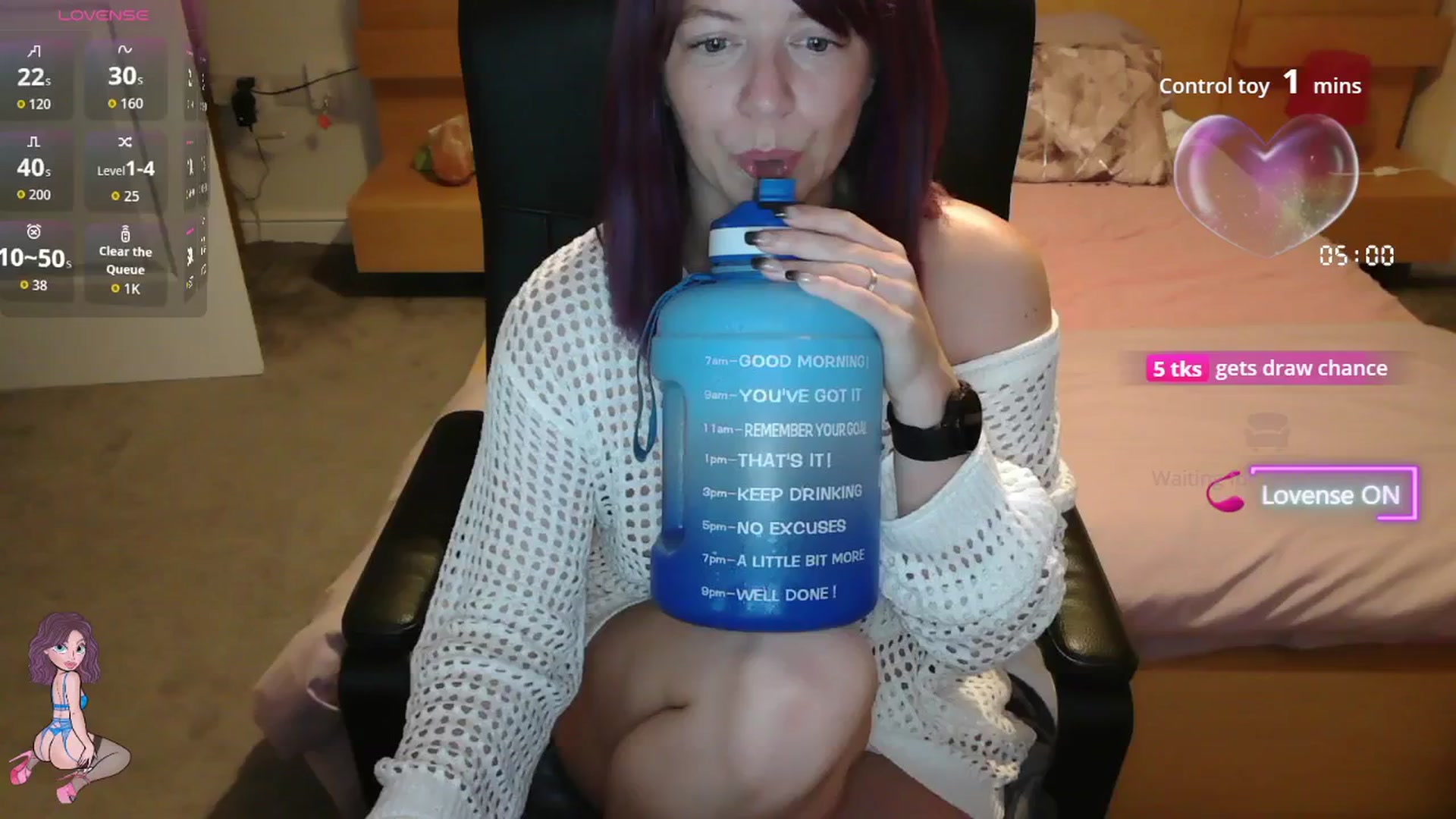 Gallery image thumbnail from size2shoes's myfreecams stream on, 08/13/2025, 23:21 image 15 of 20