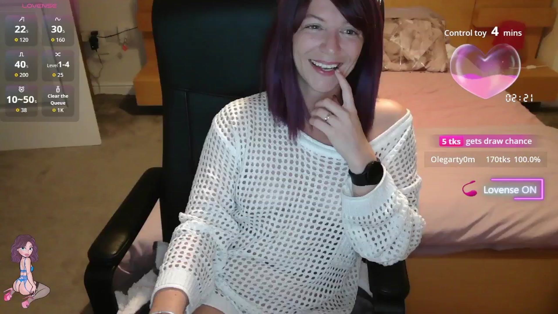 Gallery image thumbnail from size2shoes's myfreecams stream on, 08/13/2025, 23:21 image 9 of 20