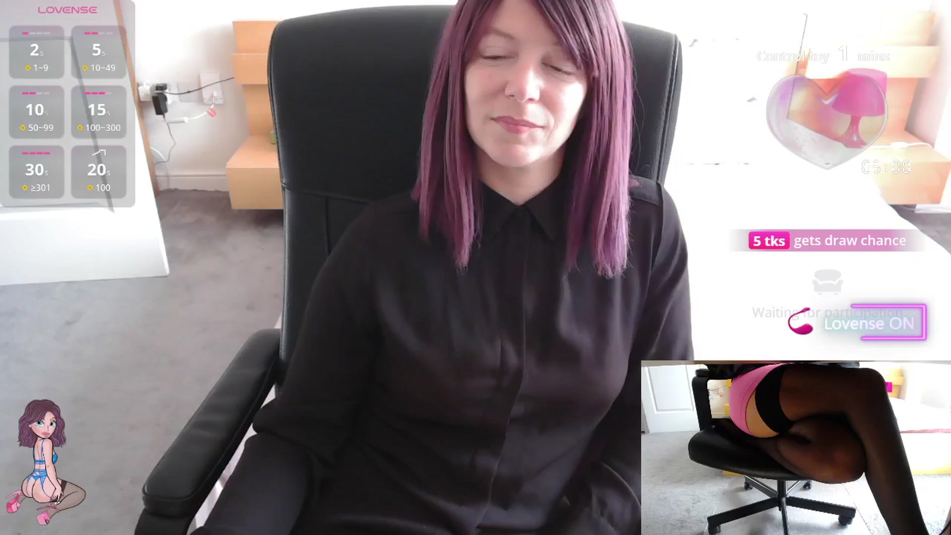 Gallery image thumbnail from size2shoes's myfreecams stream on, 08/14/2025, 12:58 image 16 of 20