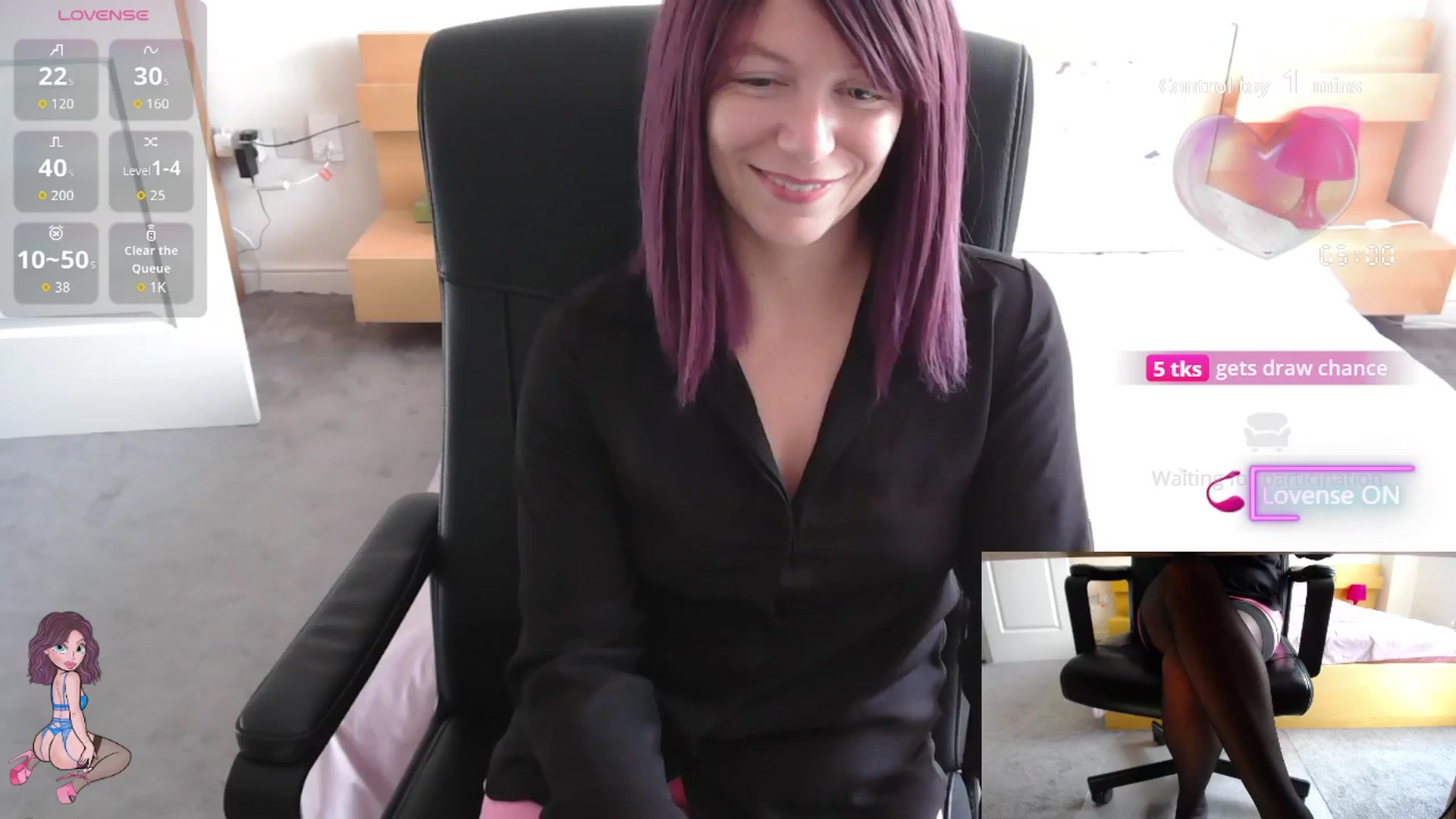 Gallery image thumbnail from size2shoes's myfreecams stream on, 08/14/2025, 12:58 image 15 of 20