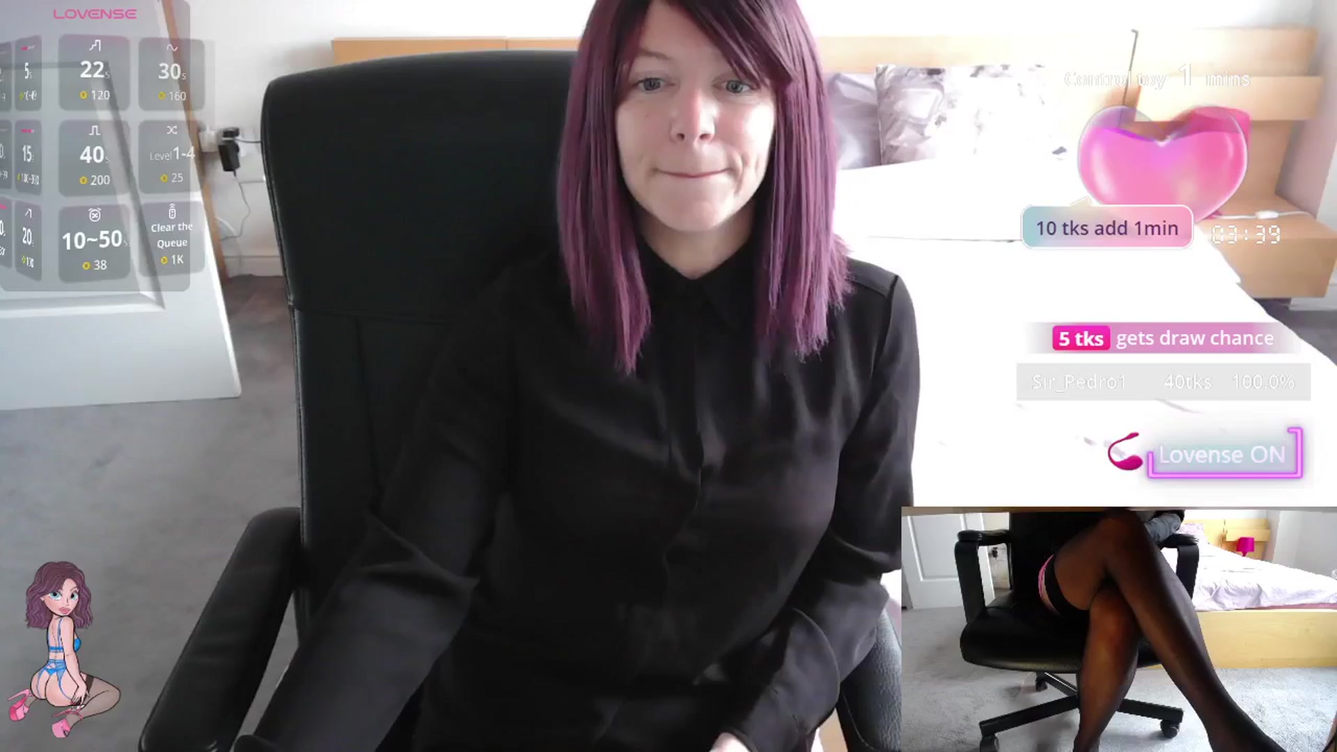 Gallery image thumbnail from size2shoes's myfreecams stream on, 08/14/2025, 12:58 image 4 of 20