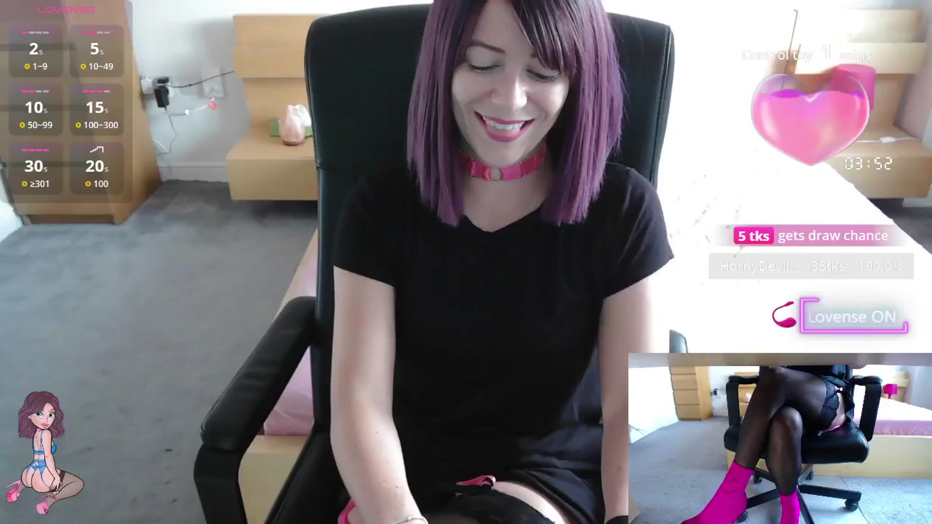 Gallery image thumbnail from size2shoes's myfreecams stream on, 08/19/2025, 16:30 image 2 of 20
