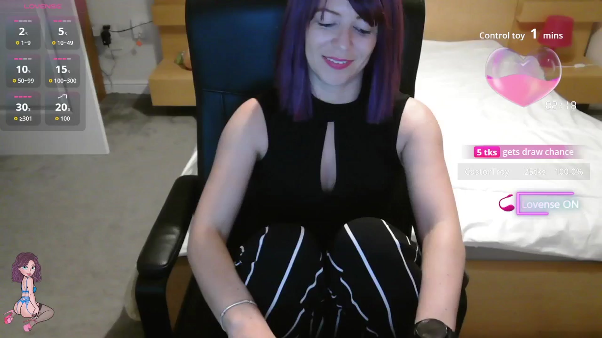 Gallery image thumbnail from size2shoes's myfreecams stream on, 08/20/2025, 01:06 image 19 of 20