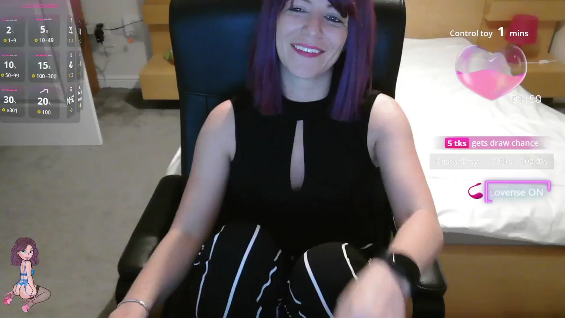 Gallery image thumbnail from size2shoes's myfreecams stream on, 08/20/2025, 01:06 image 16 of 20