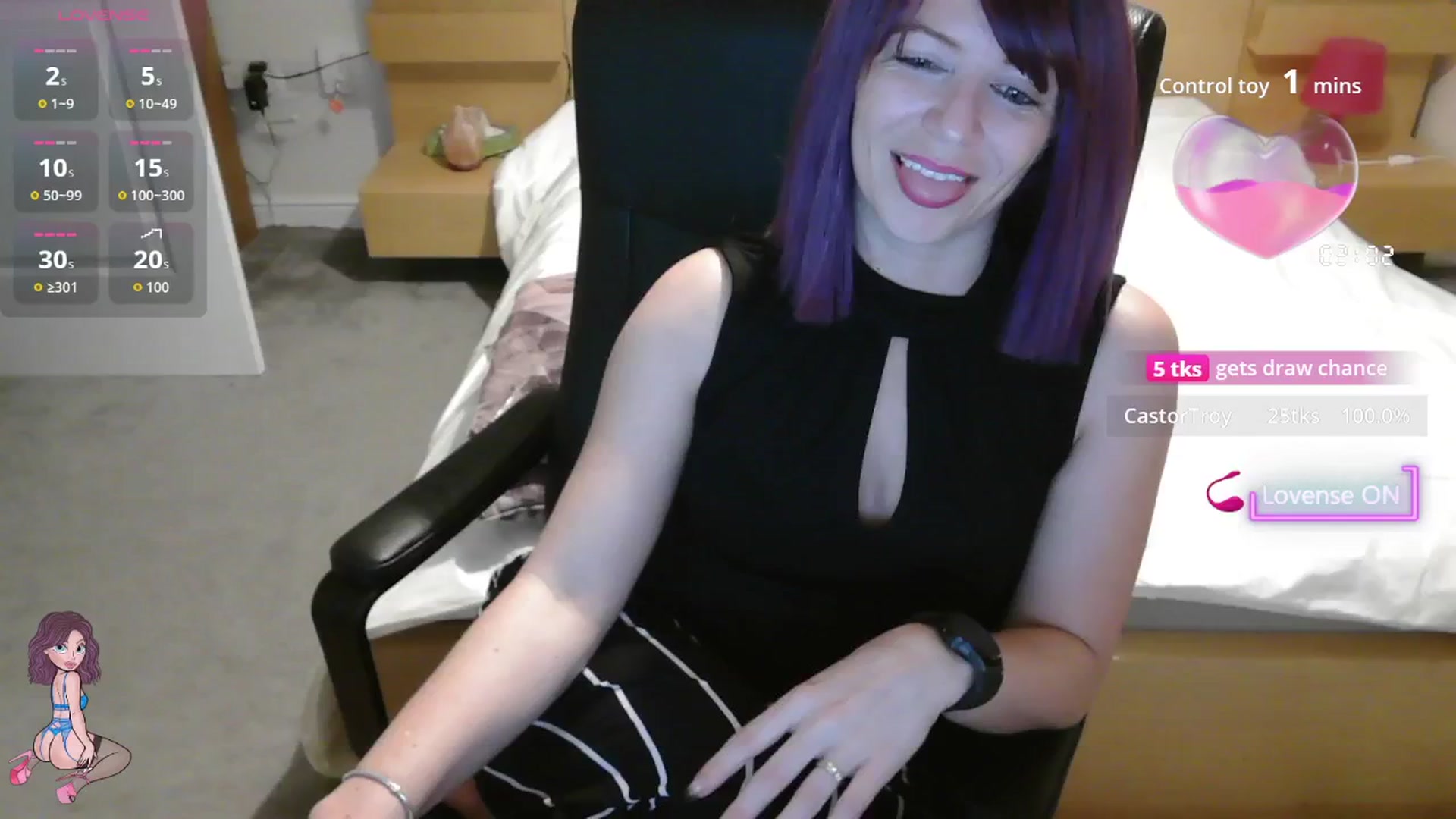 Gallery image thumbnail from size2shoes's myfreecams stream on, 08/20/2025, 01:06 image 4 of 20
