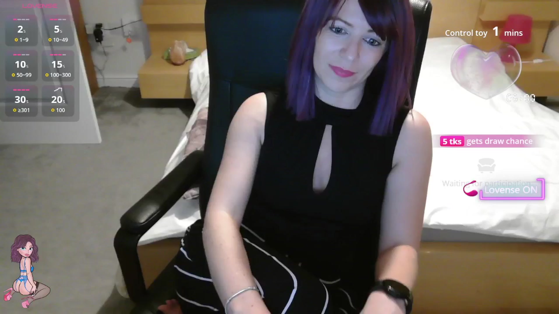 Gallery image thumbnail from size2shoes's myfreecams stream on, 08/20/2025, 01:06 image 12 of 20