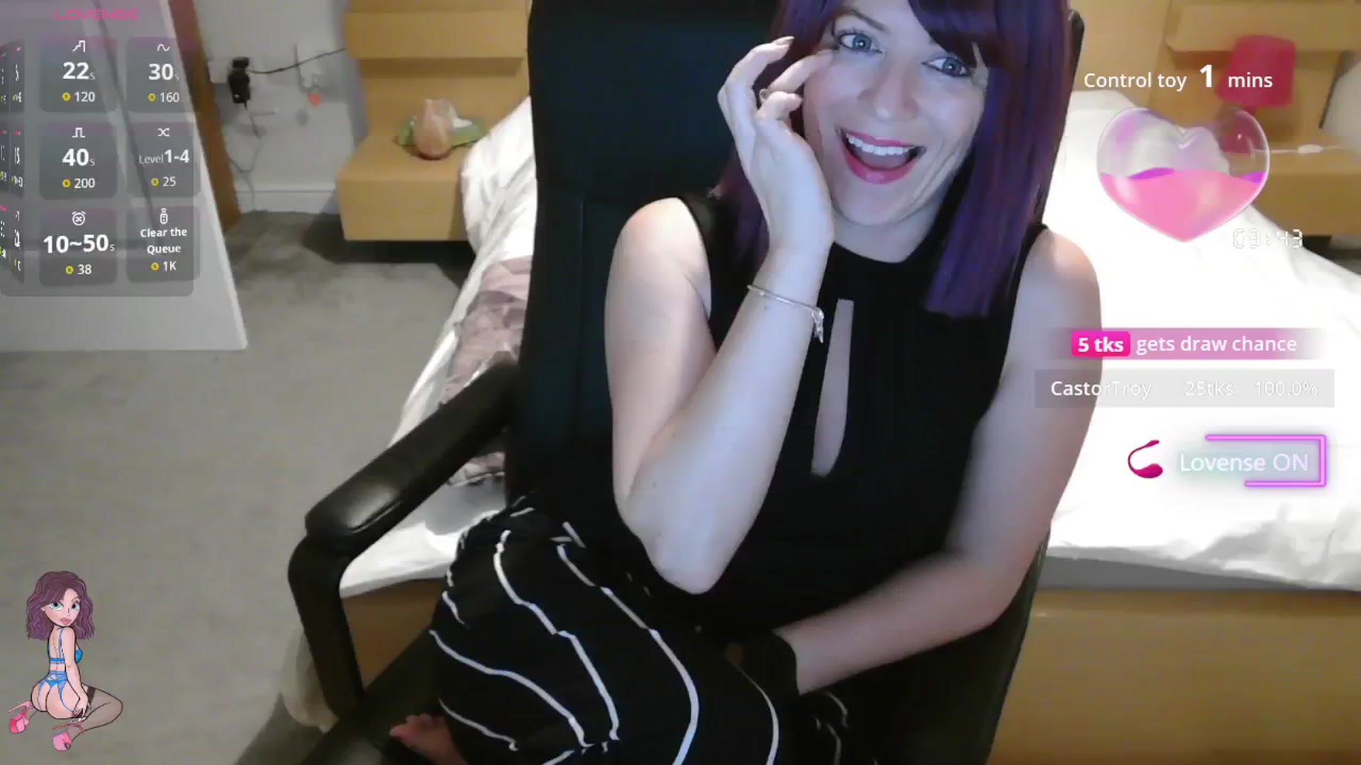 Gallery image thumbnail from size2shoes's myfreecams stream on, 08/20/2025, 01:06 image 2 of 20