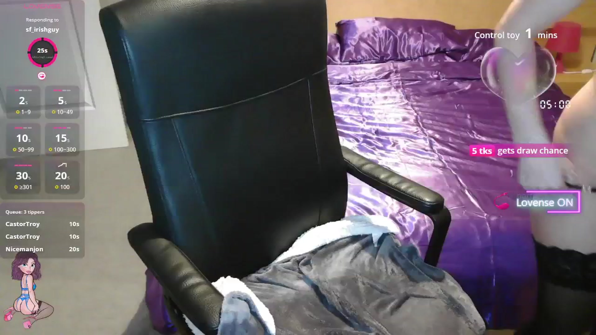 Gallery image thumbnail from size2shoes's myfreecams stream on, 08/29/2025, 23:36 image 9 of 20