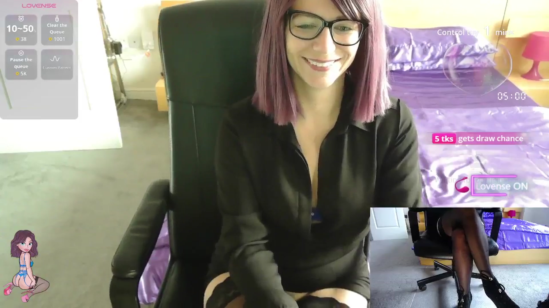 Gallery image thumbnail from size2shoes's myfreecams stream on, 09/04/2025, 10:47 image 17 of 20