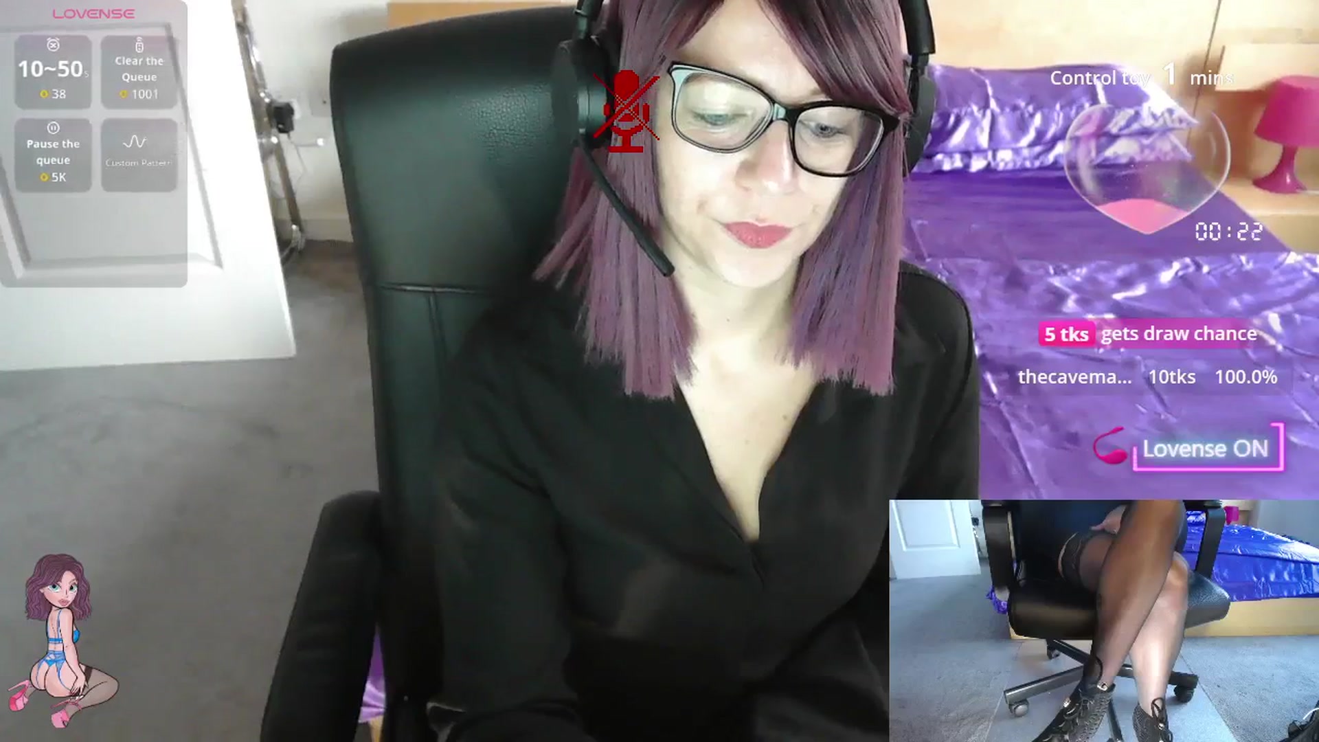 Gallery image thumbnail from size2shoes's myfreecams stream on, 09/04/2025, 10:47 image 7 of 20