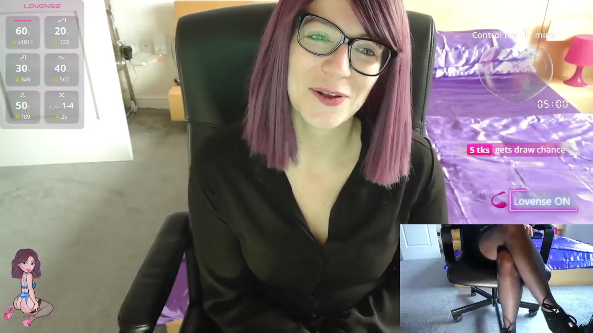 Gallery image thumbnail from size2shoes's myfreecams stream on, 09/04/2025, 10:47 image 5 of 20