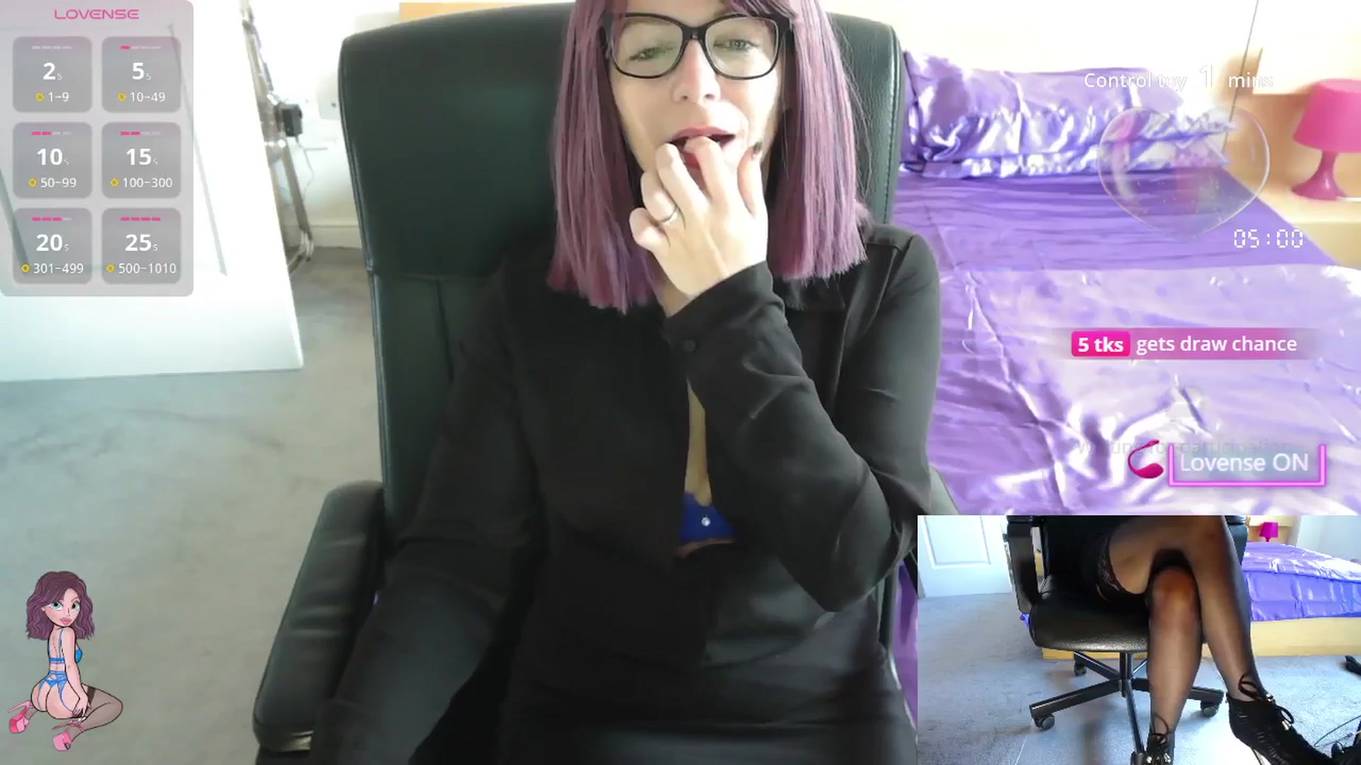 Gallery image thumbnail from size2shoes's myfreecams stream on, 09/04/2025, 10:47 image 13 of 20