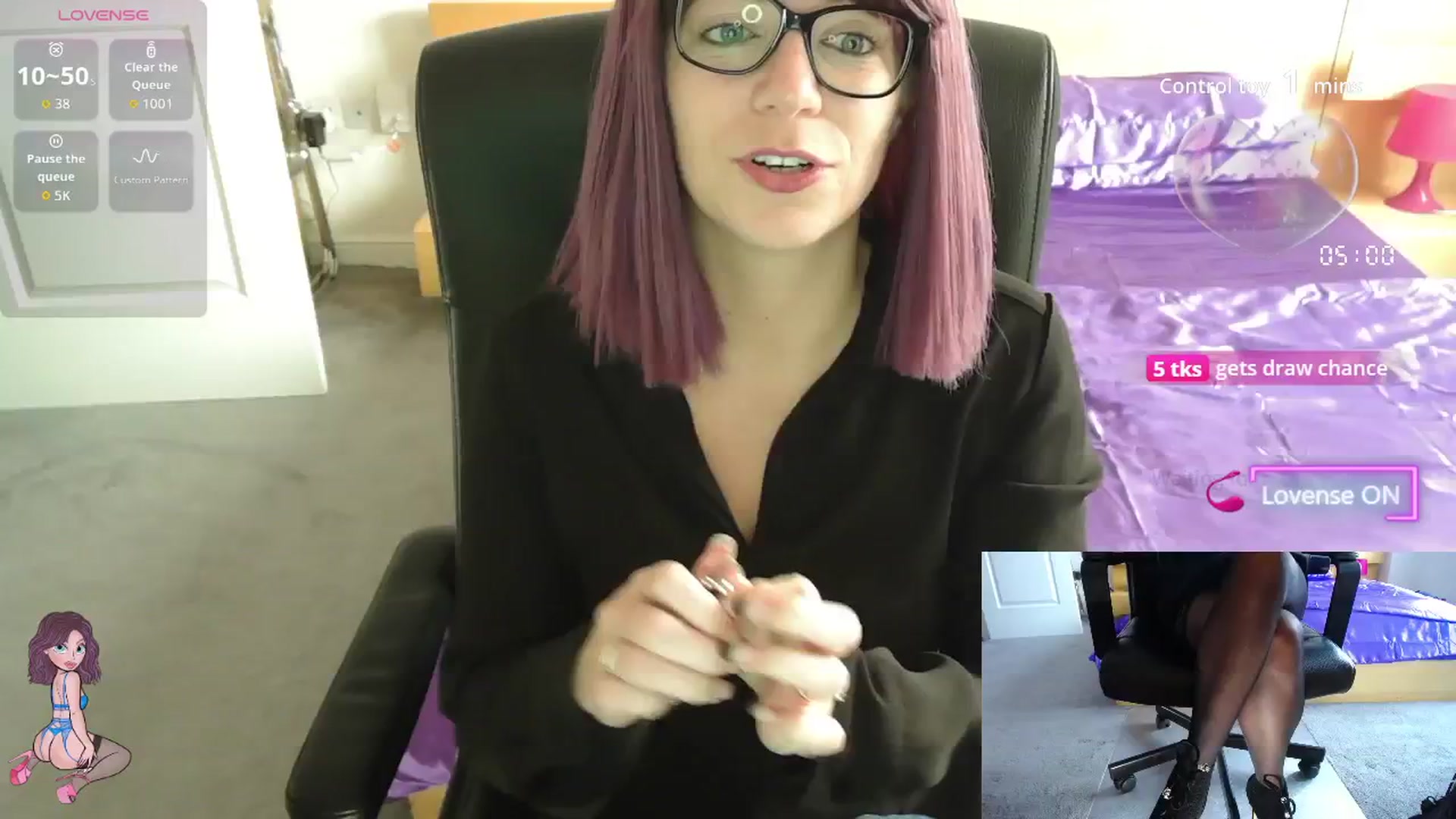 Gallery image thumbnail from size2shoes's myfreecams stream on, 09/04/2025, 10:47 image 4 of 20