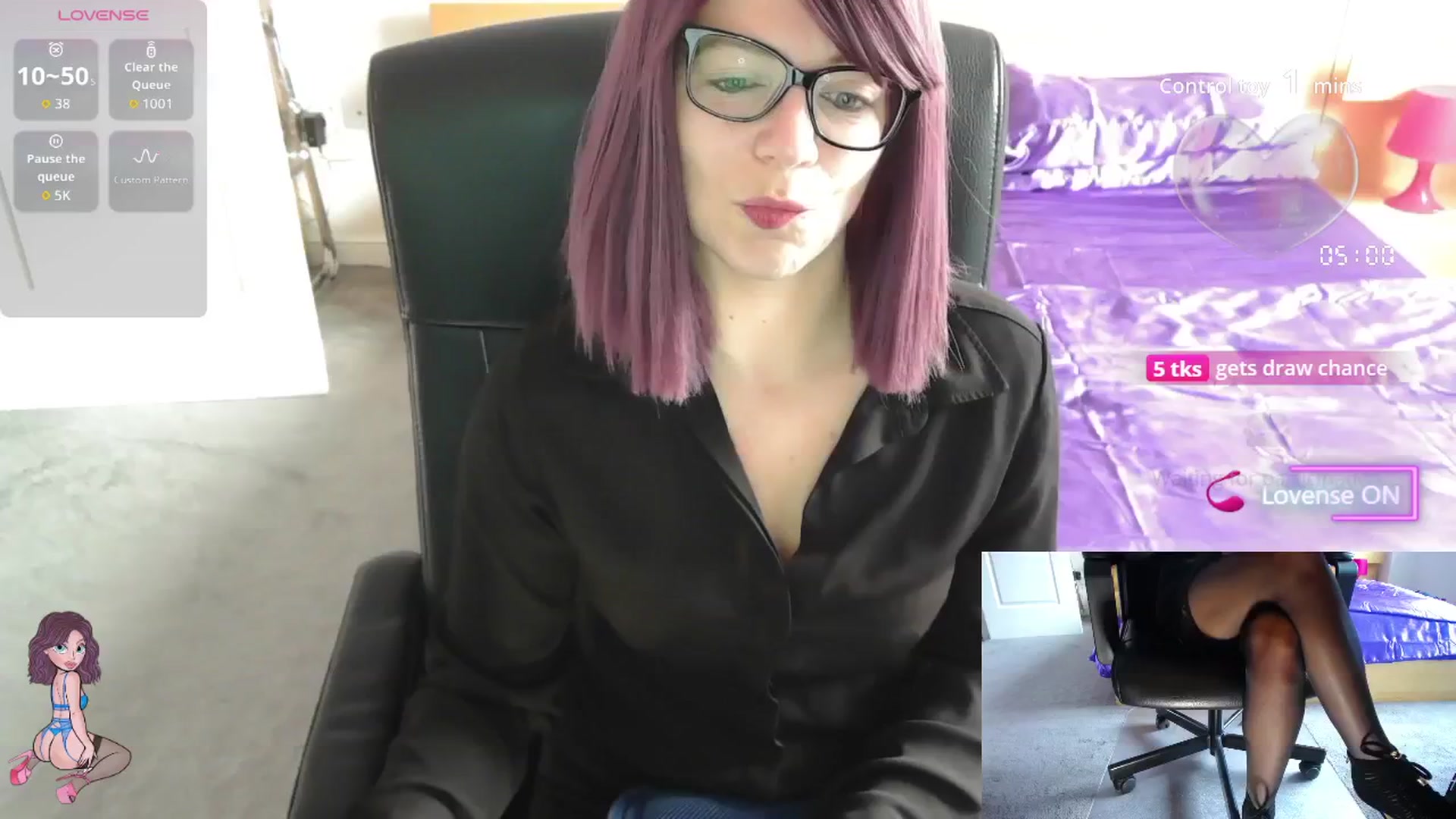 Gallery image thumbnail from size2shoes's myfreecams stream on, 09/04/2025, 10:47 image 1 of 20