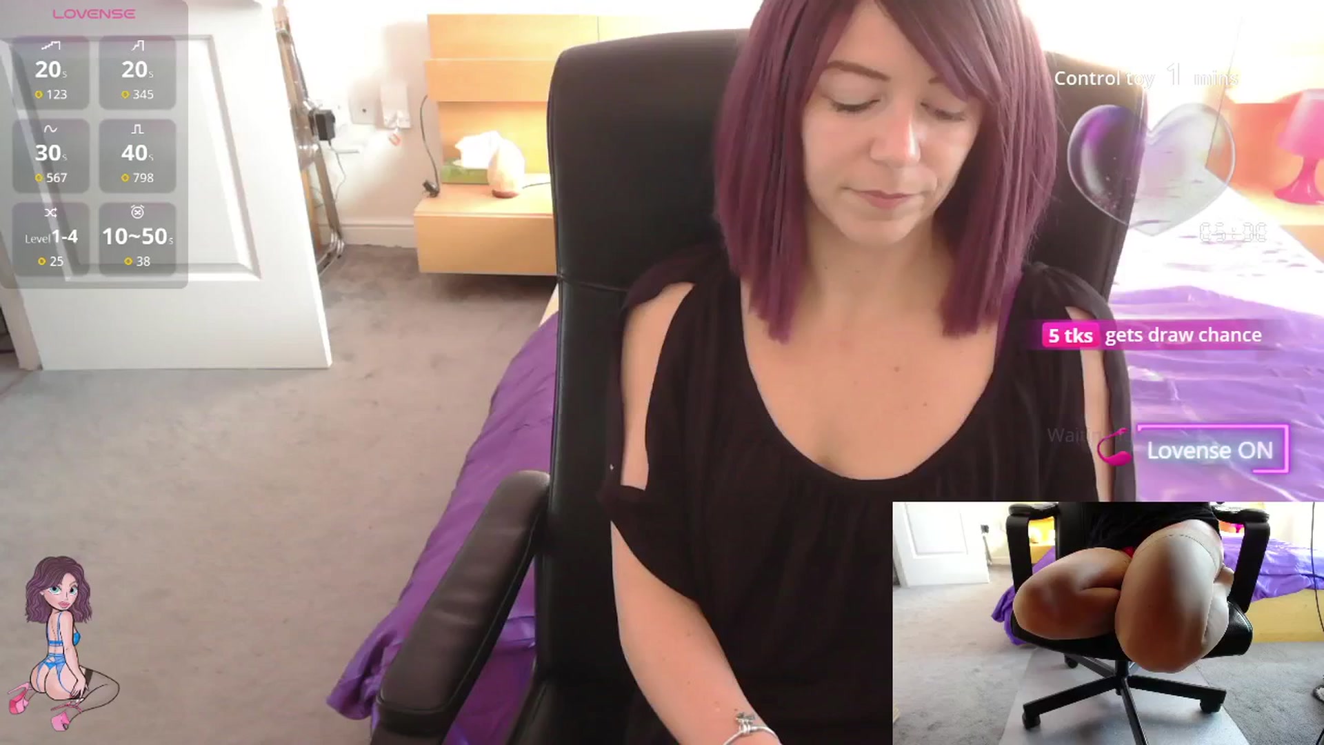 Gallery image thumbnail from size2shoes's myfreecams stream on, 09/09/2025, 16:03 image 18 of 20