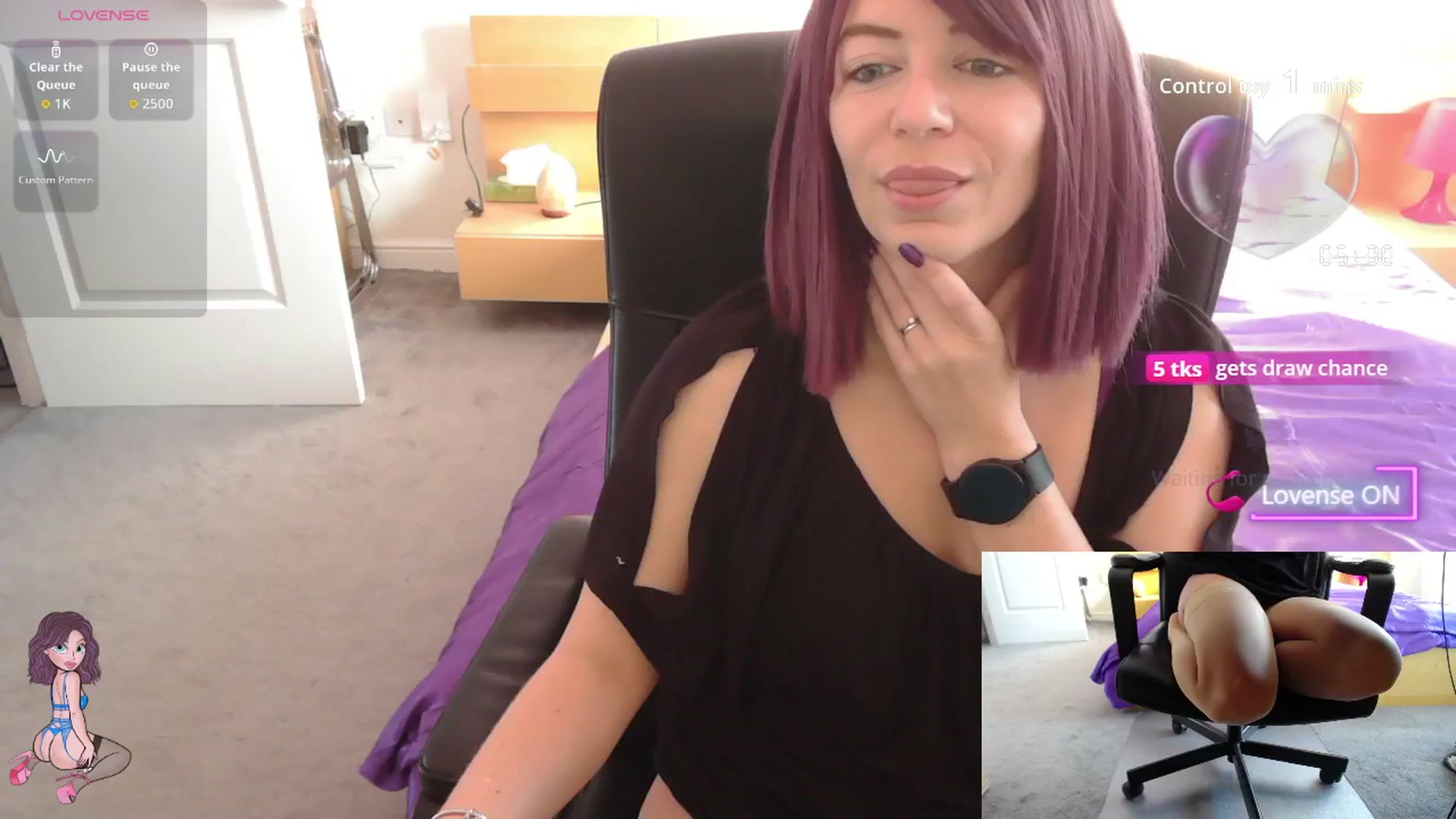 Gallery image thumbnail from size2shoes's myfreecams stream on, 09/09/2025, 16:03 image 19 of 20