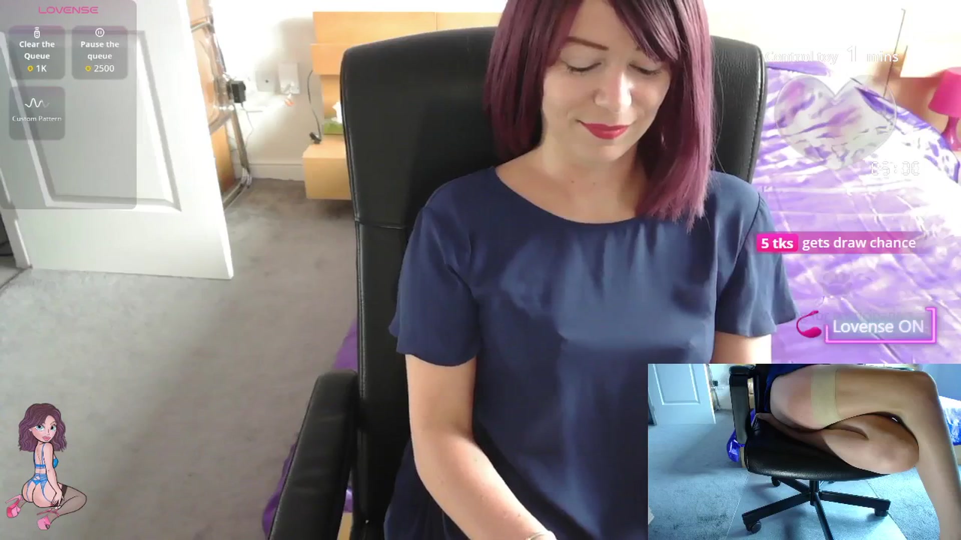 Gallery image thumbnail from size2shoes's myfreecams stream on, 09/10/2025, 10:42 image 13 of 20