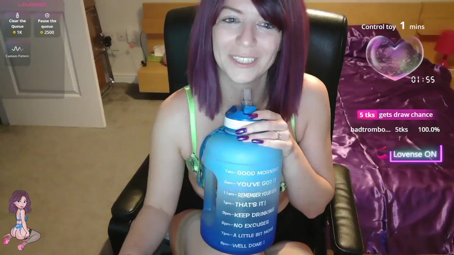 Gallery image thumbnail from size2shoes's myfreecams stream on, 09/10/2025, 23:09 image 12 of 20