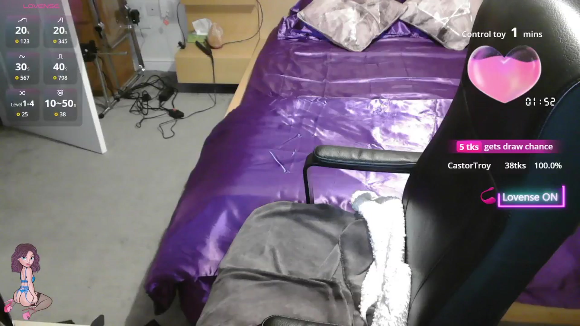 Gallery image thumbnail from size2shoes's myfreecams stream on, 09/14/2025, 24:59 image 4 of 20