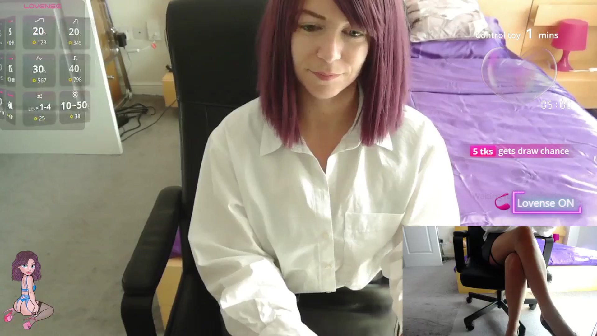 Gallery image thumbnail from size2shoes's myfreecams stream on, 09/16/2025, 11:44 image 16 of 20