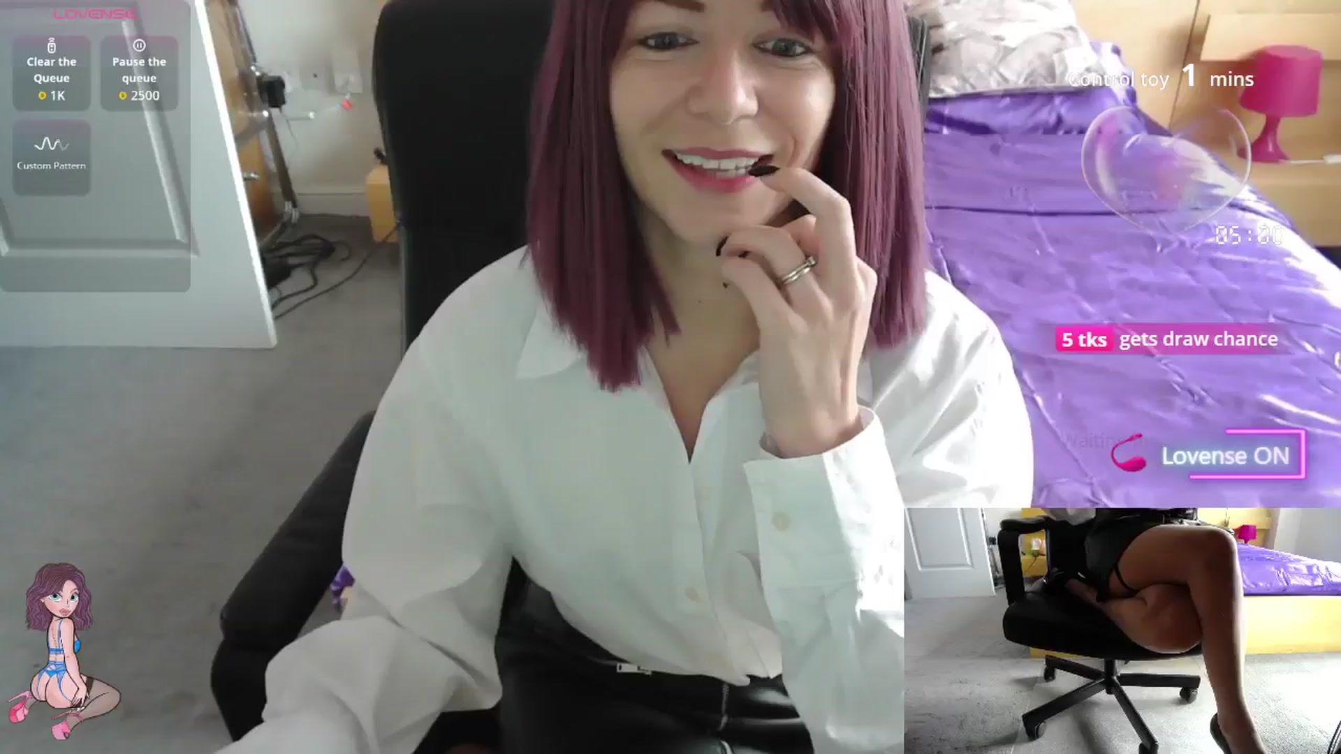 Gallery image thumbnail from size2shoes's myfreecams stream on, 09/16/2025, 11:44 image 7 of 20