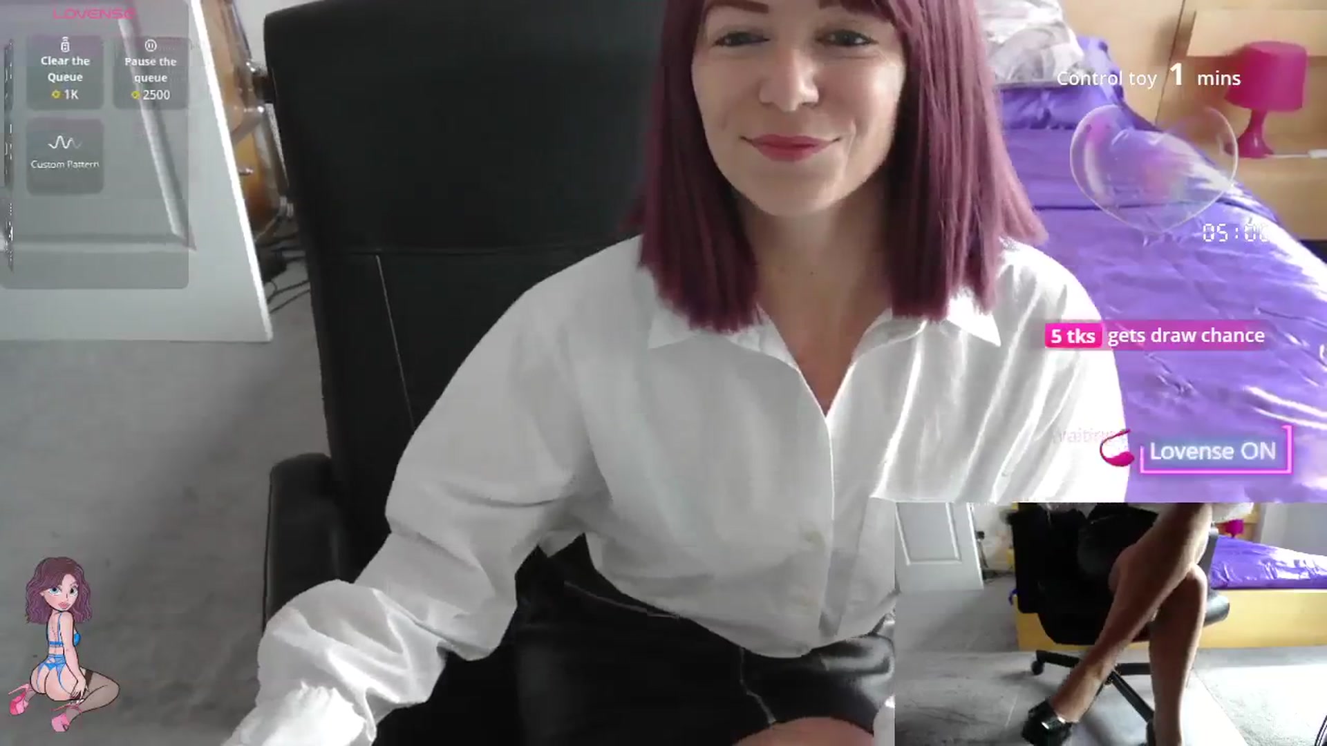 Gallery image thumbnail from size2shoes's myfreecams stream on, 09/16/2025, 11:44 image 15 of 20