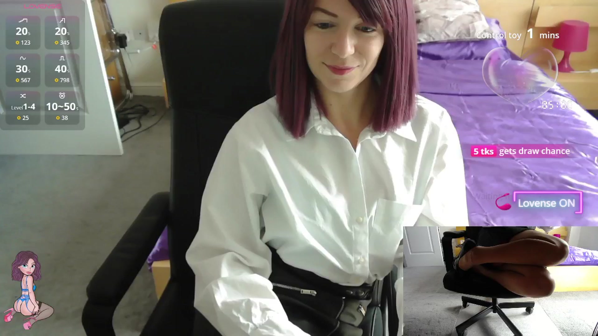 Gallery image thumbnail from size2shoes's myfreecams stream on, 09/16/2025, 11:44 image 5 of 20
