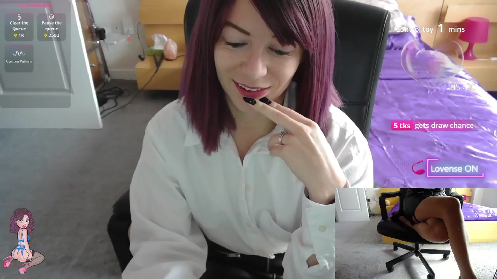 Gallery image thumbnail from size2shoes's myfreecams stream on, 09/16/2025, 11:44 image 1 of 20