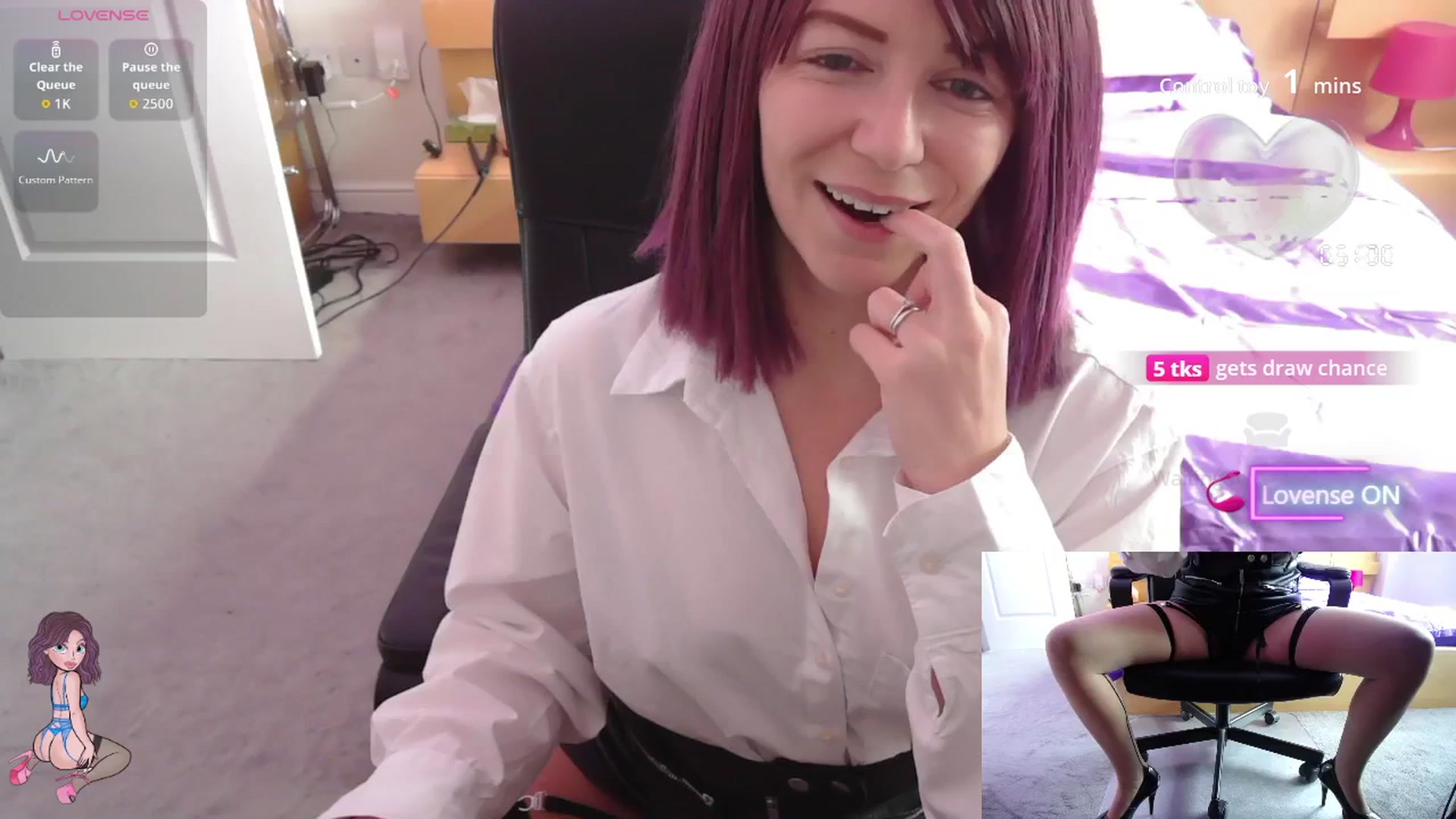 Gallery image thumbnail from size2shoes's myfreecams stream on, 09/16/2025, 14:43 image 19 of 20