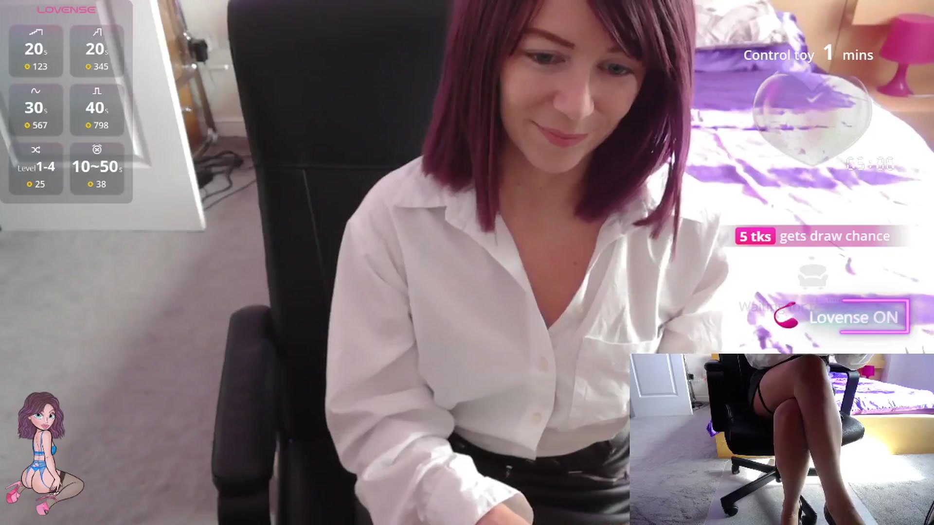 Gallery image thumbnail from size2shoes's myfreecams stream on, 09/16/2025, 14:43 image 9 of 20