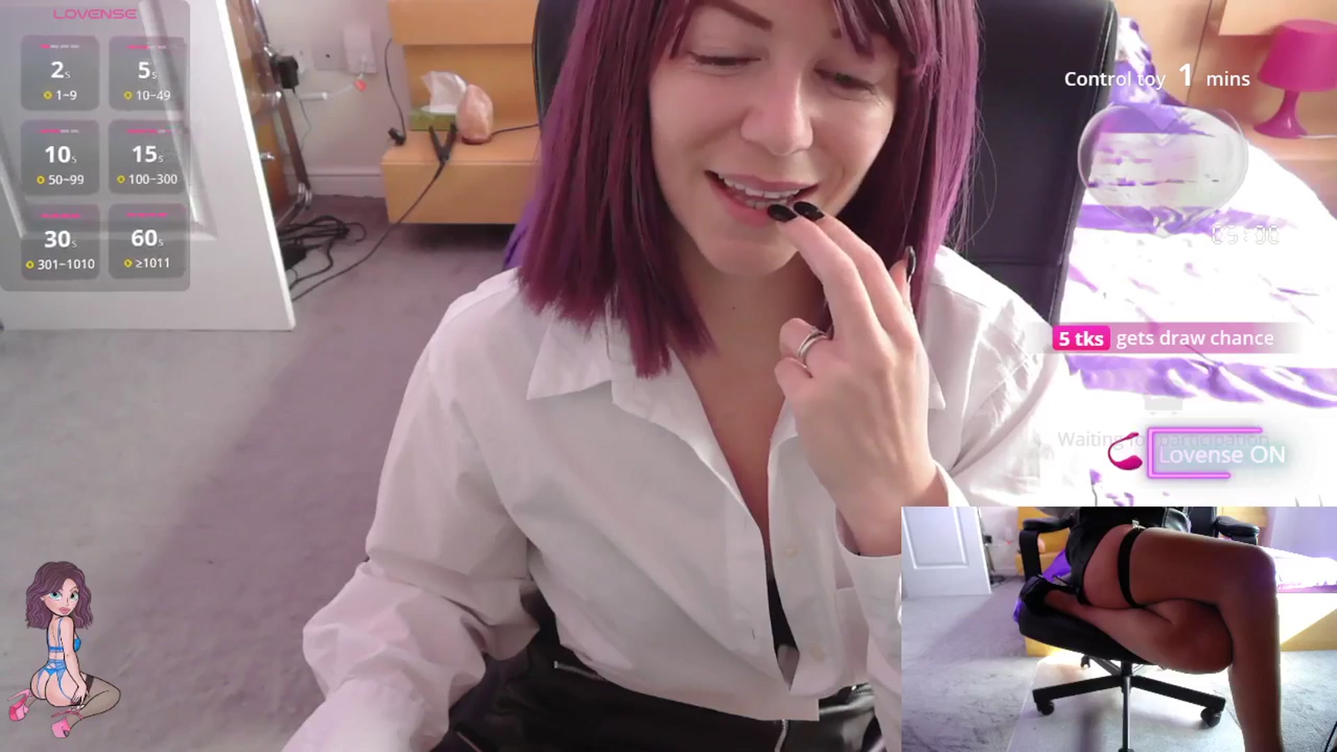 Gallery image thumbnail from size2shoes's myfreecams stream on, 09/16/2025, 14:43 image 12 of 20