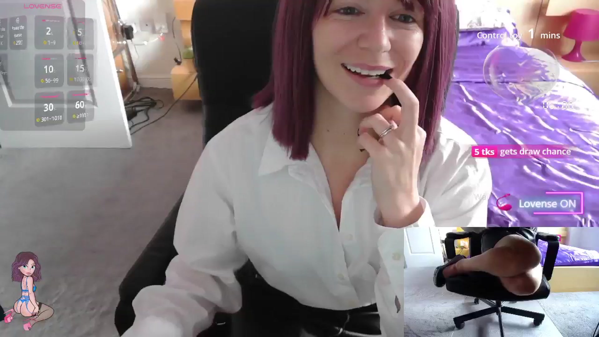 Gallery image thumbnail from size2shoes's myfreecams stream on, 09/16/2025, 14:43 image 14 of 20