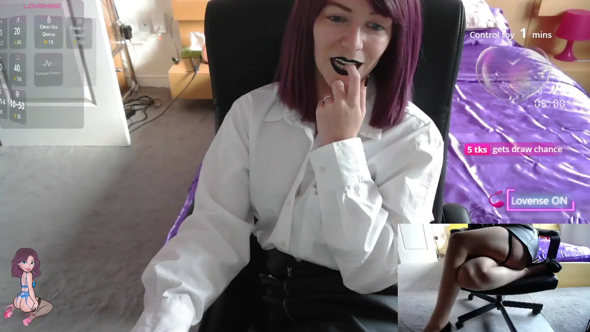 Gallery image thumbnail from size2shoes's myfreecams stream on, 09/16/2025, 15:15 image 7 of 20