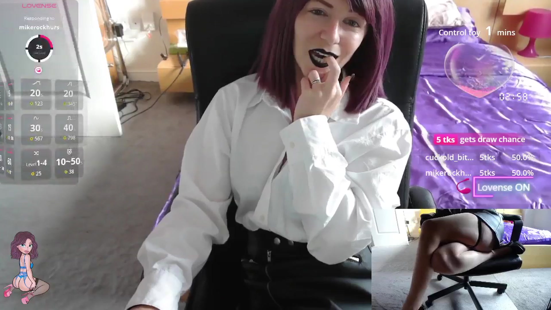 Gallery image thumbnail from size2shoes's myfreecams stream on, 09/16/2025, 15:15 image 12 of 20