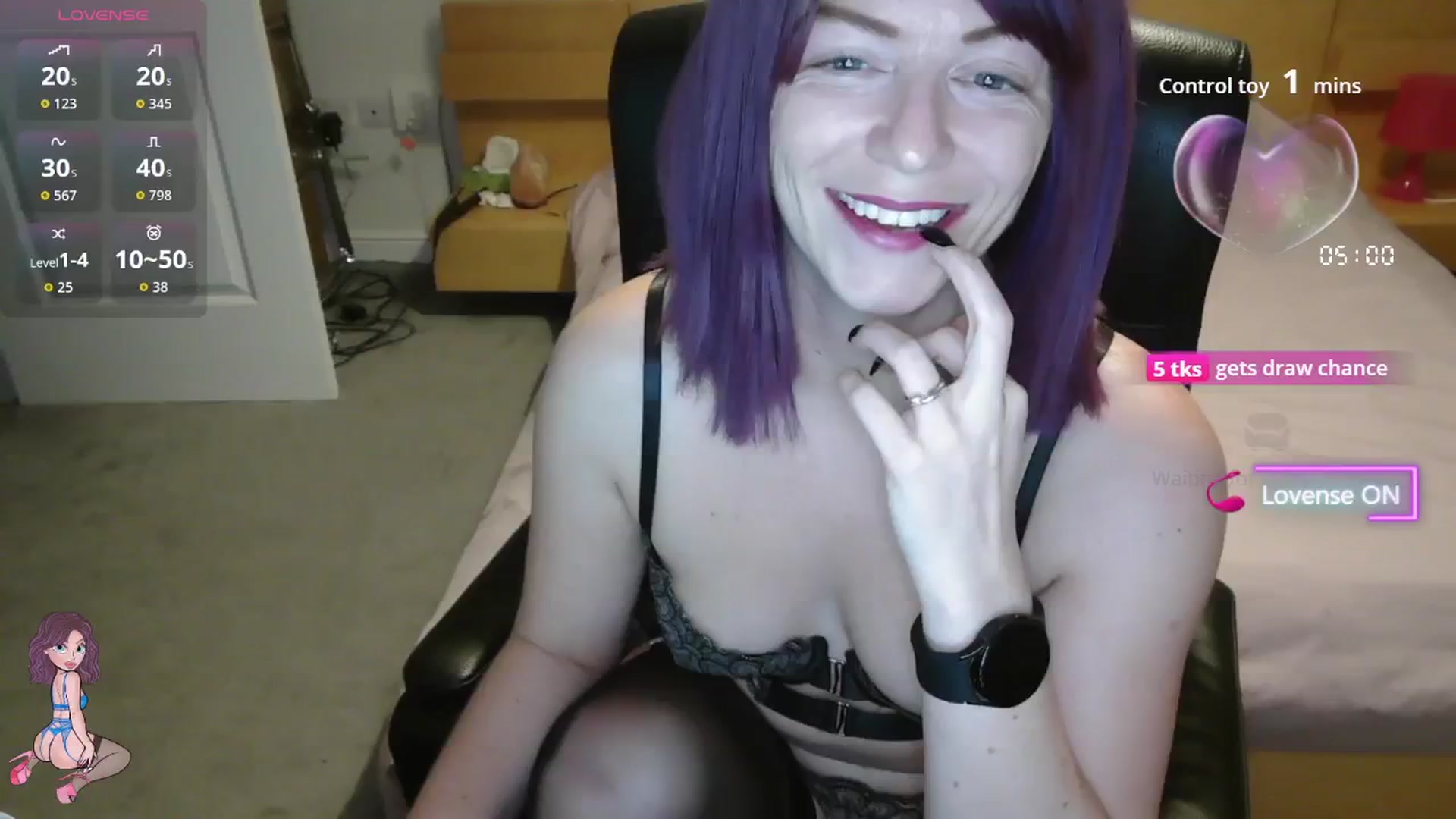 Gallery image thumbnail from size2shoes's myfreecams stream on, 09/21/2025, 24:28 image 2 of 20