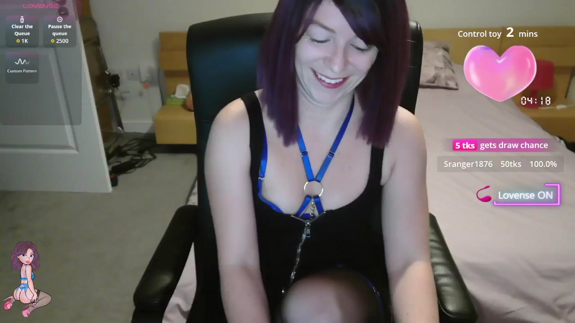 Gallery image thumbnail from size2shoes's myfreecams stream on, 09/21/2025, 23:03 image 1 of 20