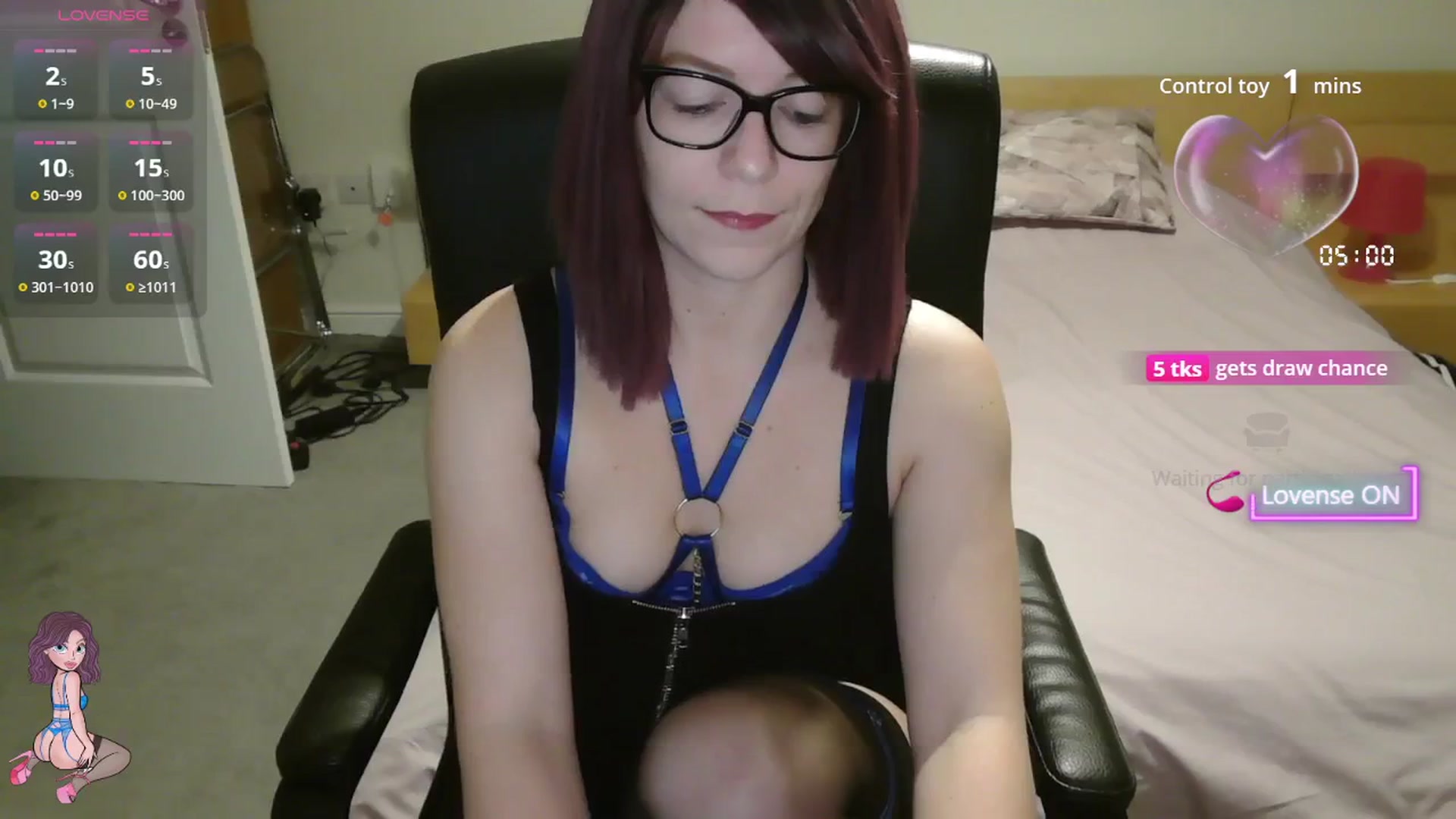 Gallery image thumbnail from size2shoes's myfreecams stream on, 09/21/2025, 23:03 image 17 of 20