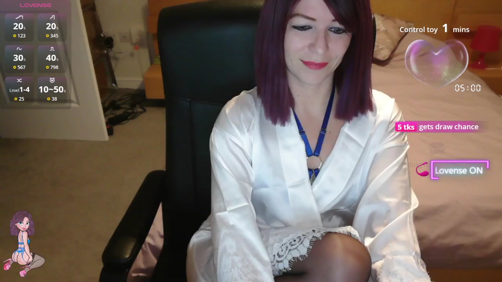 Gallery image thumbnail from size2shoes's myfreecams stream on, 09/23/2025, 24:07 image 1 of 20
