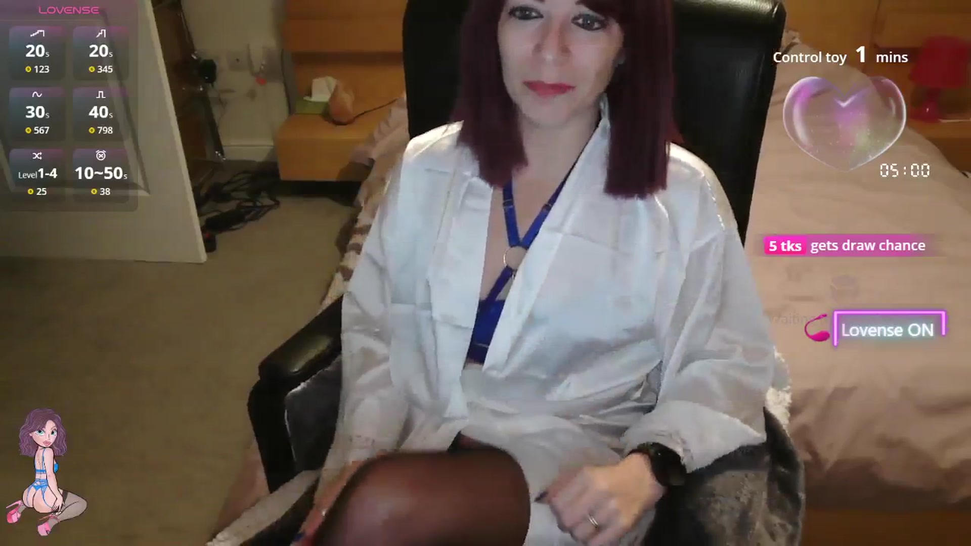 Gallery image thumbnail from size2shoes's myfreecams stream on, 09/23/2025, 24:07 image 15 of 20