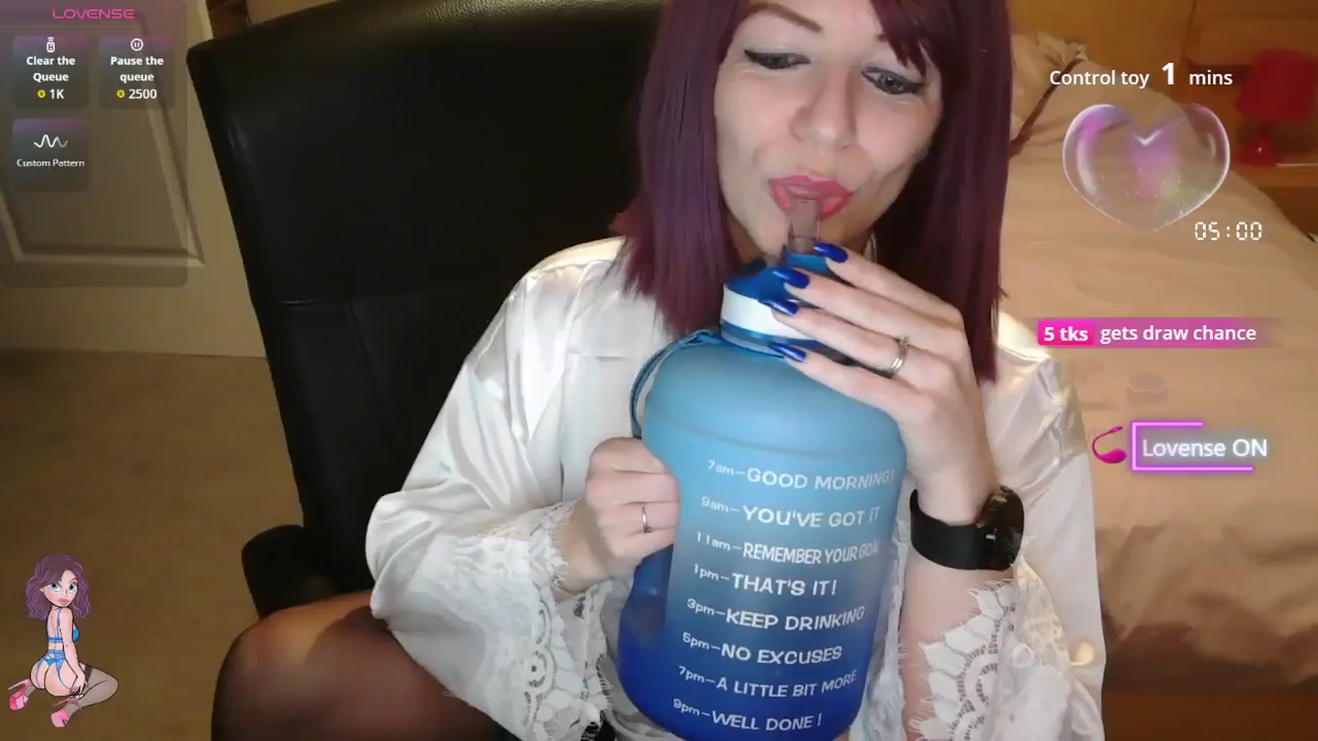 Gallery image thumbnail from size2shoes's myfreecams stream on, 09/23/2025, 01:11 image 4 of 20