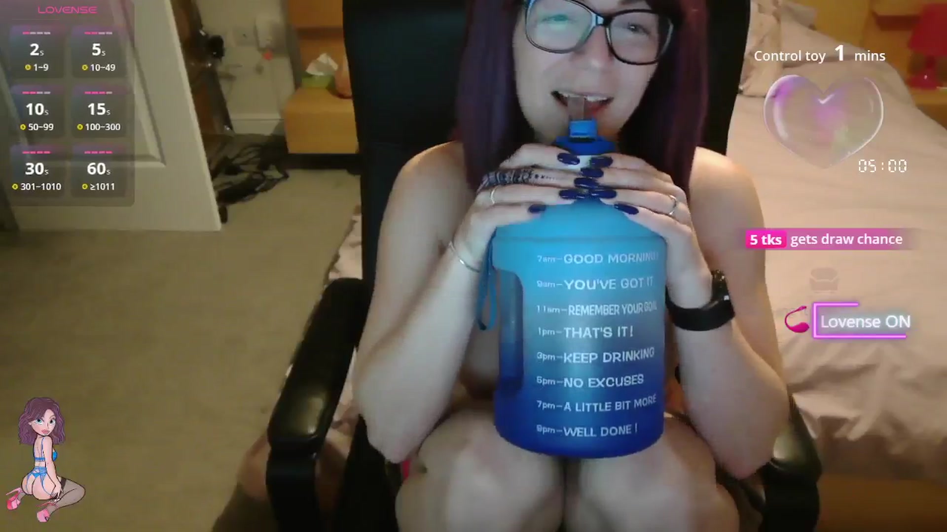 Gallery image thumbnail from size2shoes's myfreecams stream on, 09/27/2025, 03:32 image 15 of 20