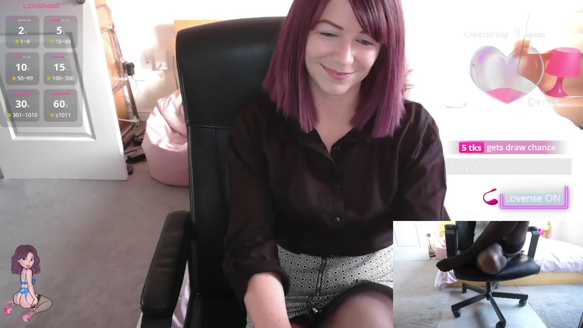 Gallery image thumbnail from size2shoes's myfreecams stream on, 09/29/2025, 18:08 image 6 of 20