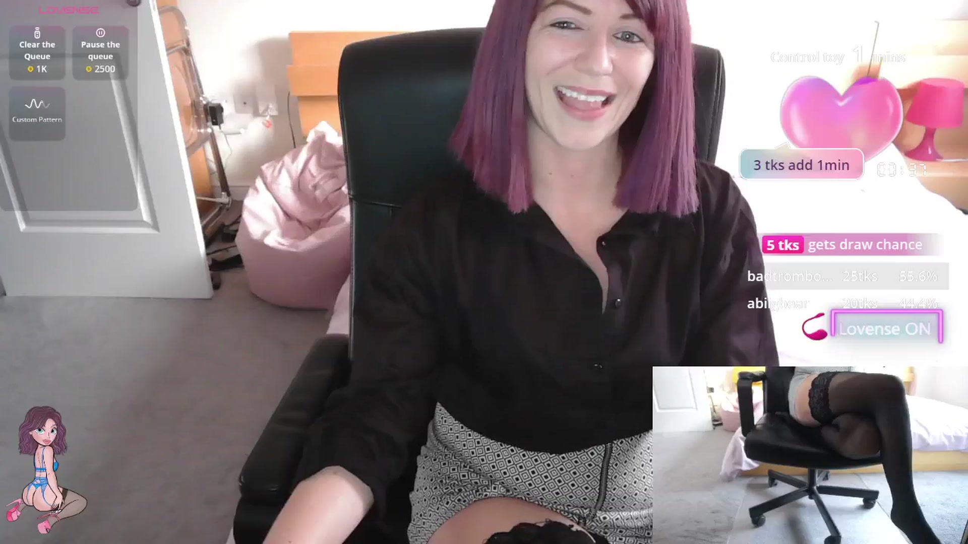 Gallery image thumbnail from size2shoes's myfreecams stream on, 09/29/2025, 18:08 image 9 of 20