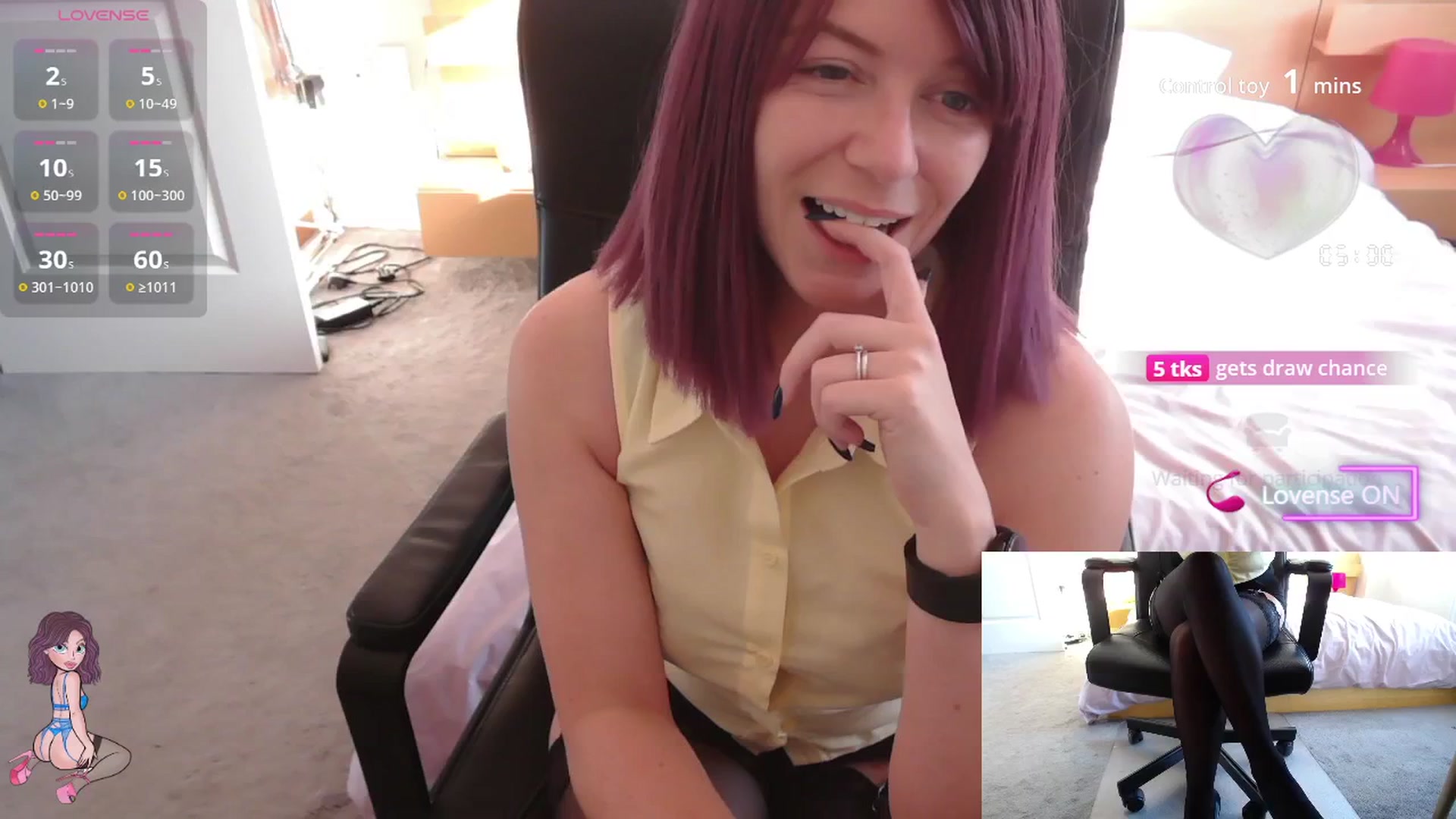 Gallery image thumbnail from size2shoes's myfreecams stream on, 09/30/2025, 17:23 image 3 of 20