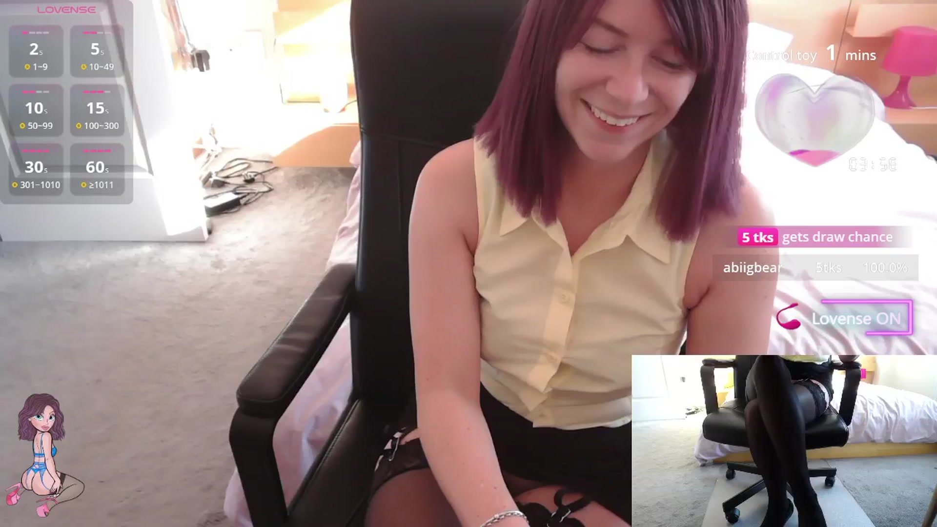 Gallery image thumbnail from size2shoes's myfreecams stream on, 09/30/2025, 17:23 image 2 of 20