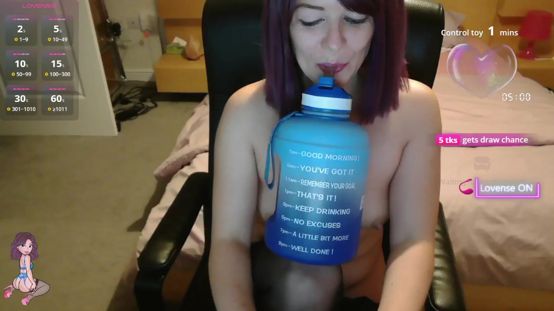 Gallery image thumbnail from size2shoes's myfreecams stream on, 10/02/2025, 01:03 image 8 of 20